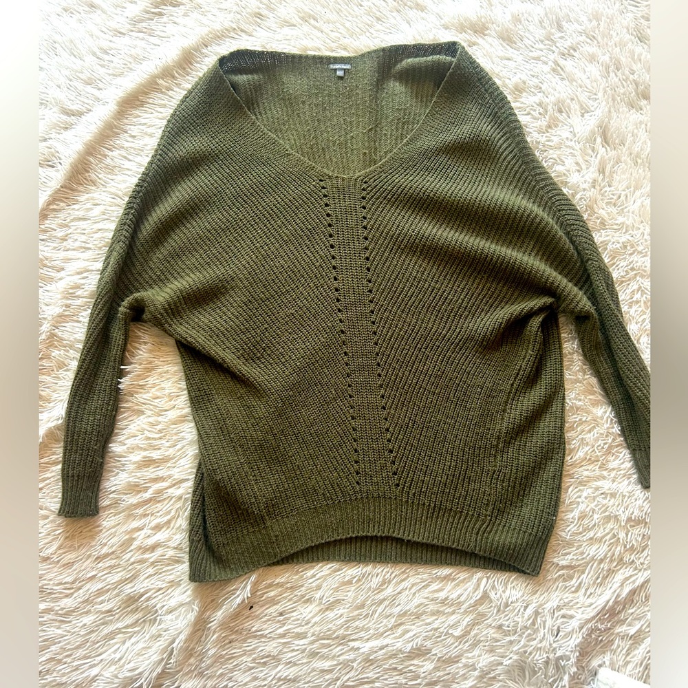 Women’s green sweater